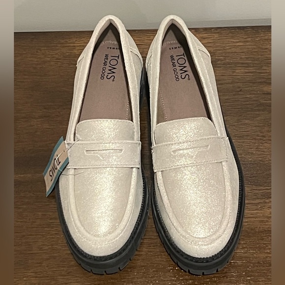 Toms Cara Champagne Metallic Suede Lug Sole Platform Penny Loafers Size 8.5 - Picture 3 of 9